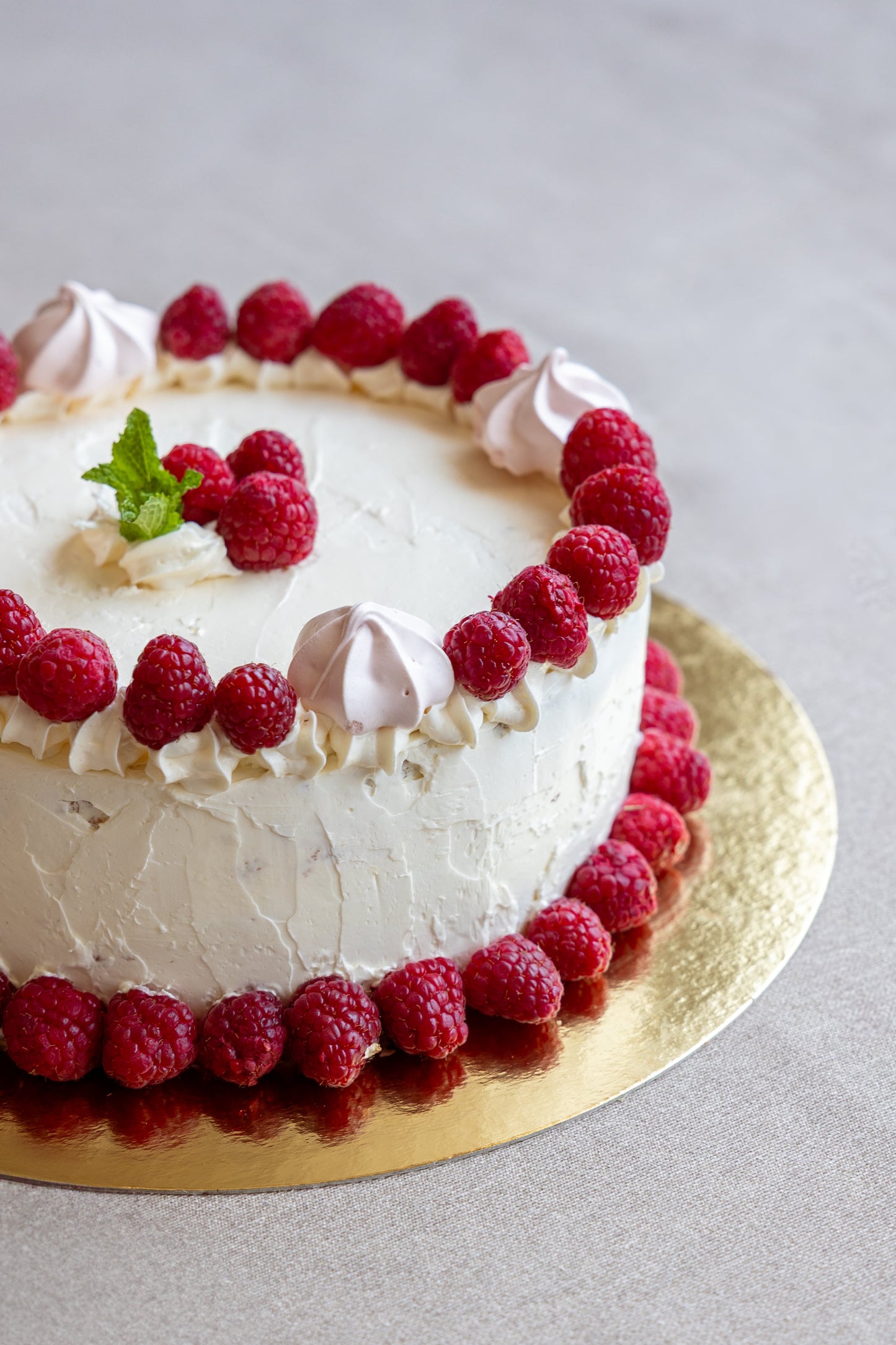 Tarta de Crema Suiza y Frambuesas