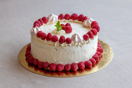 Tarta de Crema Suiza y Frambuesas